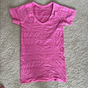 Lululemon V Neck Short Sleeve T-Shirt